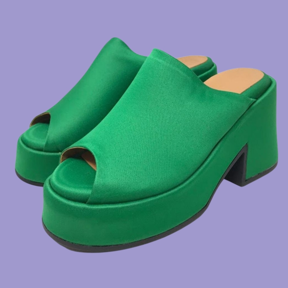 Ganni Green Mules & Clogs Vibrant Design